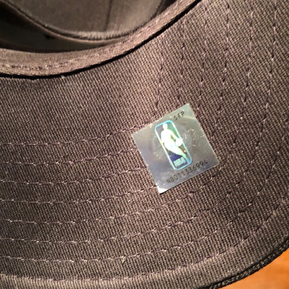 2016 NBA CHAMPS CLEVELAND CAVALIERS SNAP BACK - Picture 4 of 5